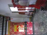The city has a sizeable Chinese community who gather at some temples depending where they're from (Yunnan, Sichuan, etc)