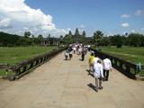 Allright, bye bye Angkor Vat, we need to go see more temples around.
