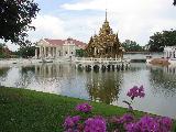 Phra Thinang Varobhas Bimarn, residential hall (Excellent and Shining Heavenly Abode)